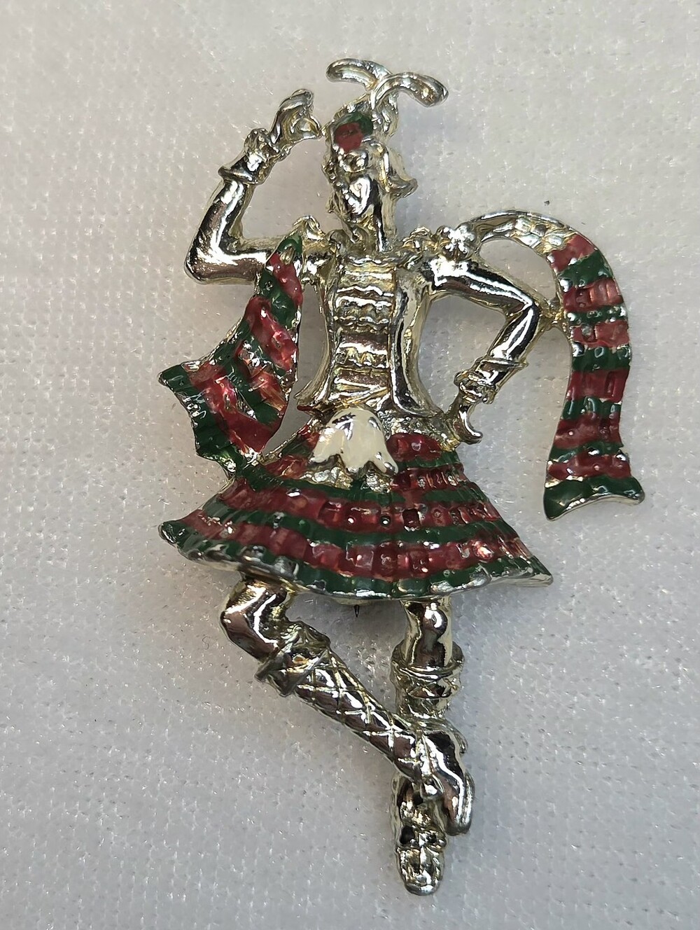 Vintage Scottish Highland Dancer Figural Brooch / Pin (#1082)
